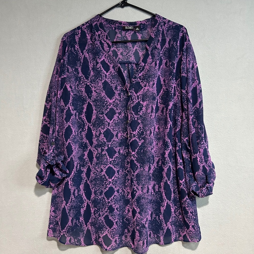 a.n.a Henley‎ Blouse Womens 3X Pink Navy Blue Snakeskin Print Roll Tab Sleeve